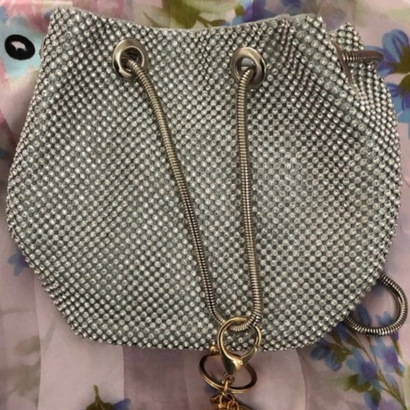 New Silver Tone Bling Small Bucket Bag Slink Adjustable Strap Puffy Heart Charm - Picture 4 of 6